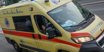 Θεσσαλονίκη: Αυτοκίνητο καρφώθηκε σε κολώνα – Στο νοσοκομείο δύο 19χρονοι, διασωληνωμένος ο ένας