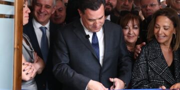 Εγκαινιάστηκε από τον Άδωνι Γεωργιάδη η νέα πτέρυγα ογκολογικής μονάδας στο Παπαγεωργίου – «Μεγάλη μέρα χαράς για το ΕΣΥ και εμένα»