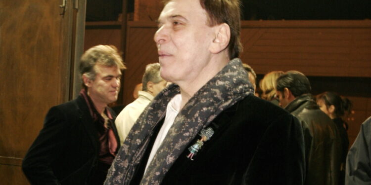 Πέθανε ο Γιώργος Μαρίνος: «Έσβησε» στα 87 του ο πρώτος σόουμαν της Ελλάδας